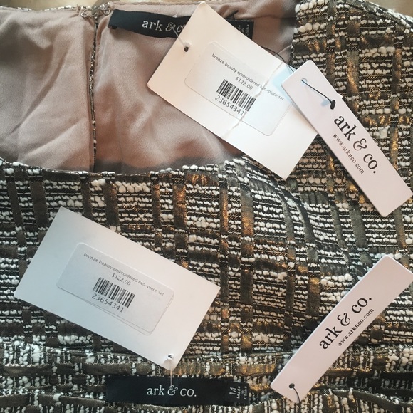 ✨SALE NWT Gold Embellished Two Piece Set Host Pick - Picture 6 of 8